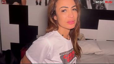 Coloquei coleira nela e arrombei toda obedecendo meus comandos