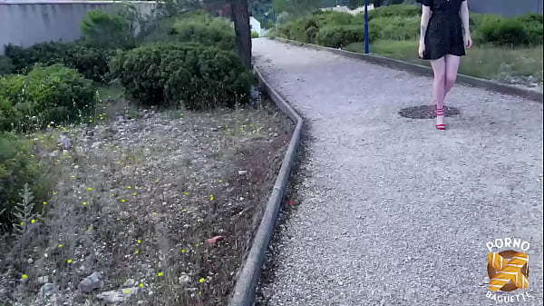 Lavyana, ruiva safada, quer duas picas para saborear