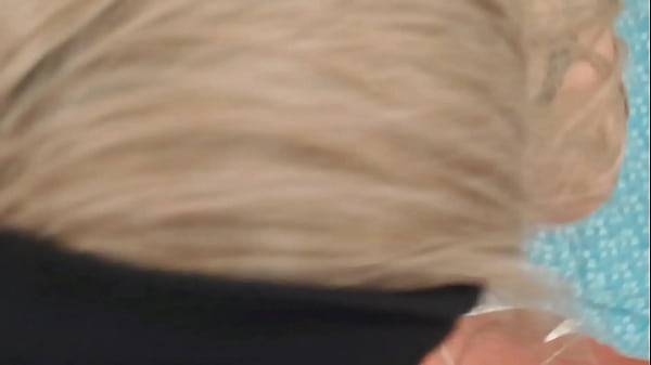 Prévia do melhor boquete de milf coroa já visto